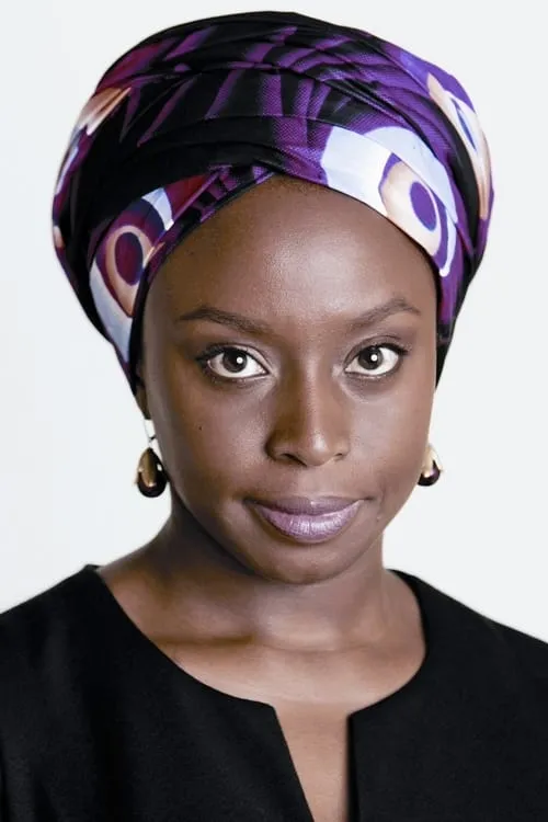 Chimamanda Ngozi Adichie interpretando a Herself