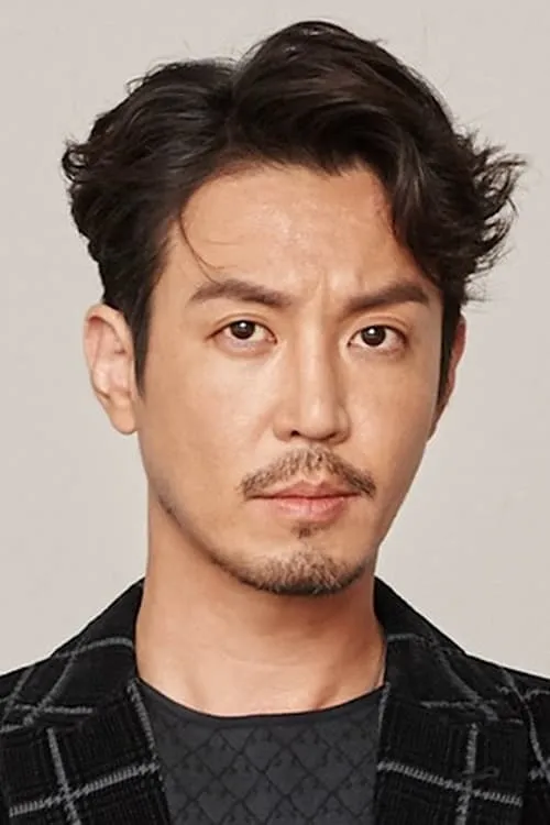 Foto de perfil del actor Choi Won-young en el reparto