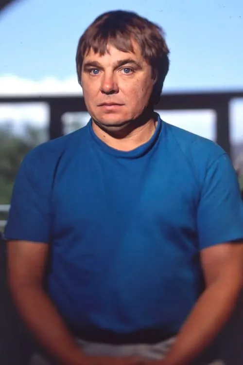 Chris Burden interpretando a Self (archive footage)