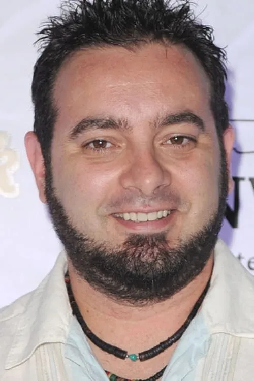 Chris Kirkpatrick interpretando a Self