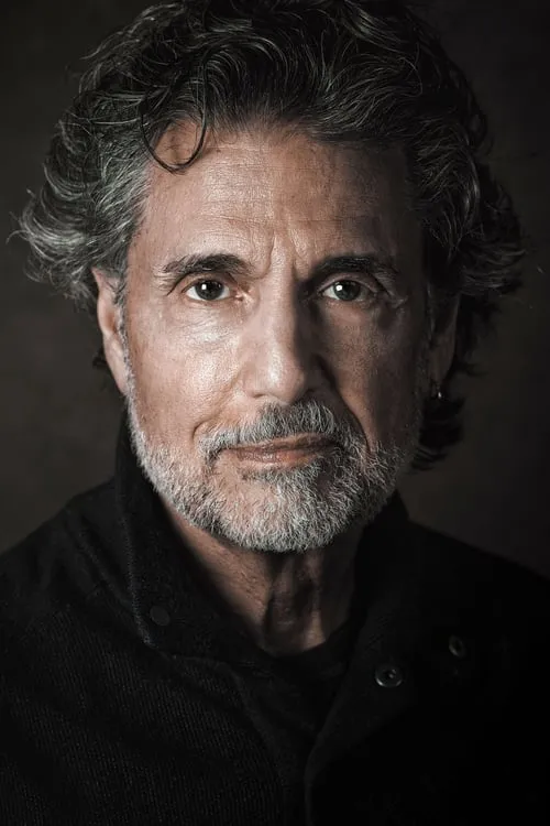 Chris Sarandon interpretando a Dan