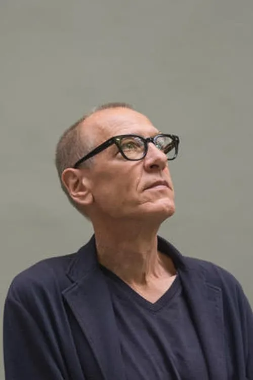 Christian Marclay interpretando a Himself