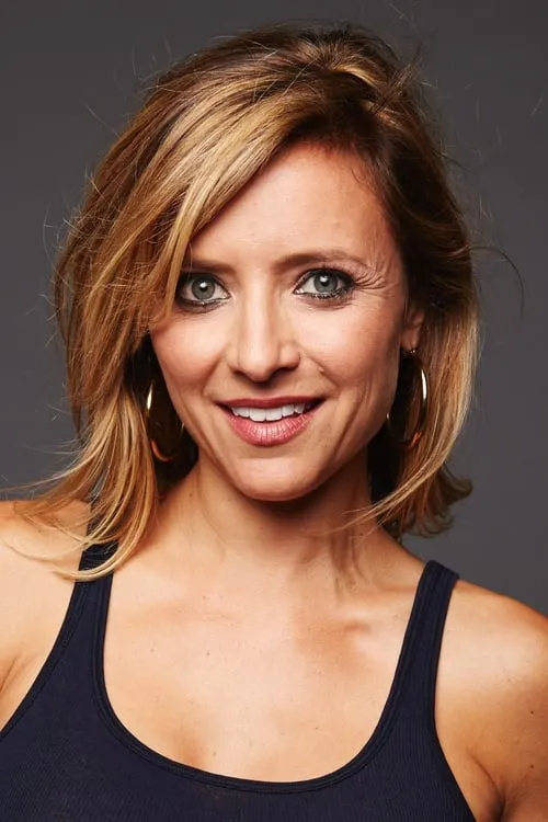 Christine Lakin en el reparto