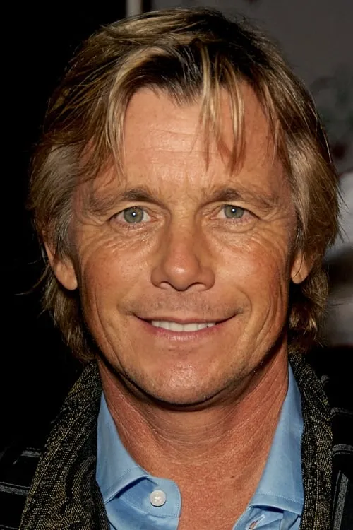 Christopher Atkins interpretando a Michael Terrence