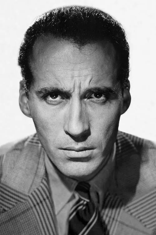 Foto de perfil del actor Christopher Lee en el reparto