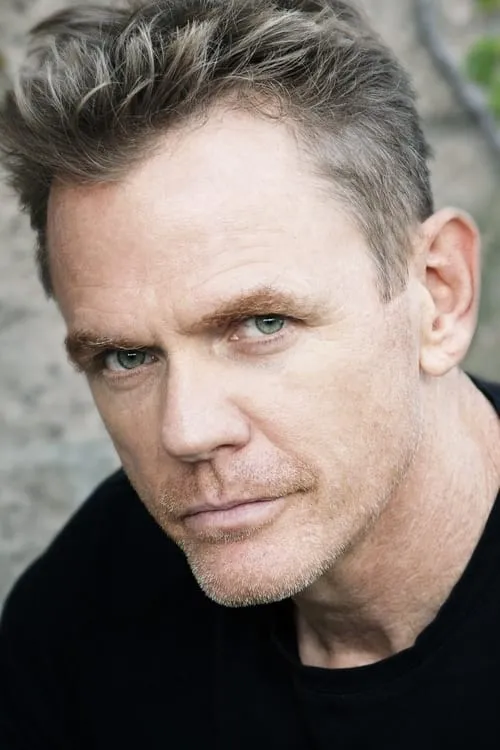 Christopher Titus interpretando a Himself