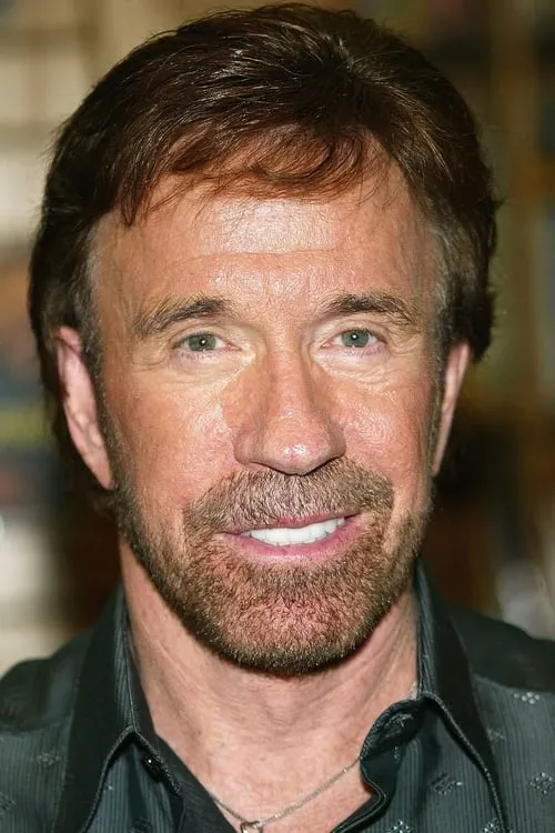 Chuck Norris interpretando a Self