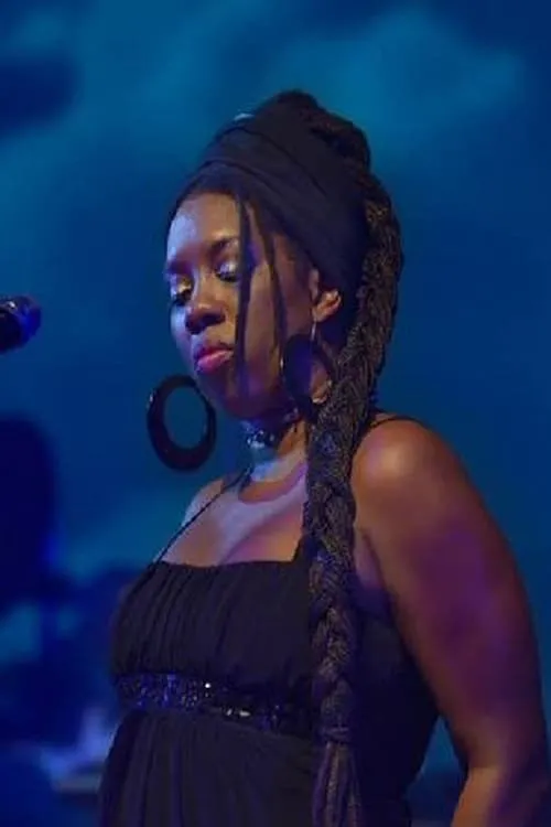 Claudia Fontaine interpretando a Self - Backing Vocals