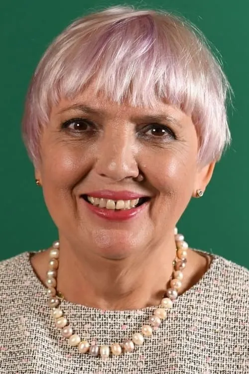 Claudia Roth interpretando a Self