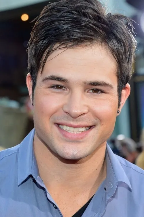 Cody Longo interpretando a Max