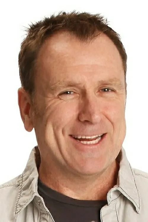 Colin Quinn interpretando a Mr. Granger