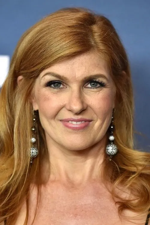 Emerald Fennell ha trabajado con Connie Britton en 1 ocasiones