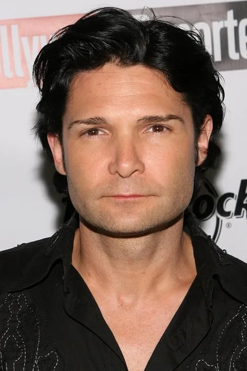 Corey Feldman interpretando a Roth