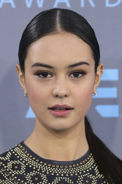 Courtney Eaton en el reparto