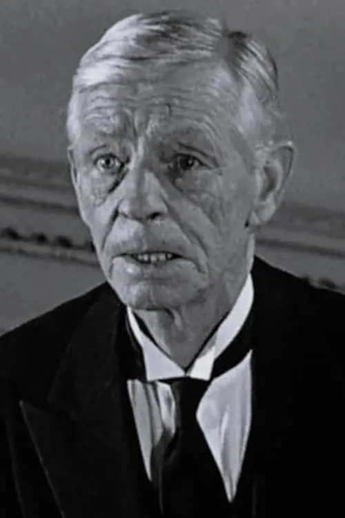 Actor Cyril Delevanti