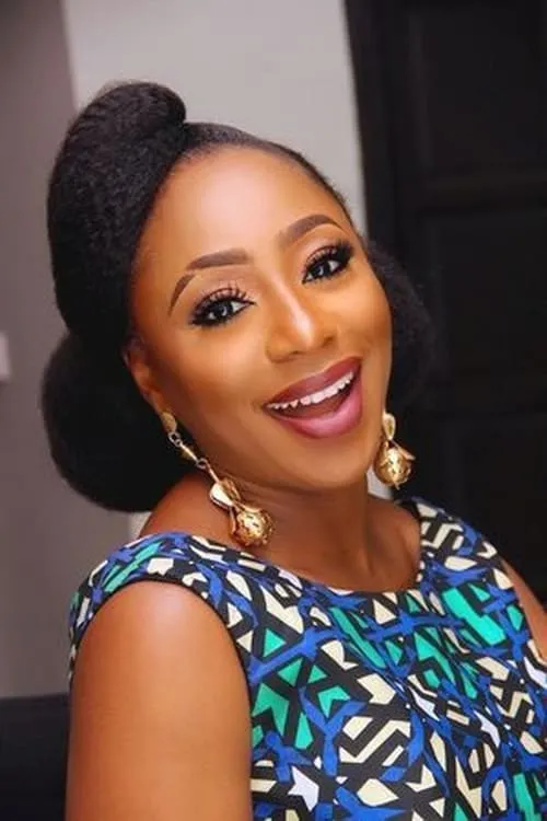 Dakore Egbuson-Akande interpretando a Tola