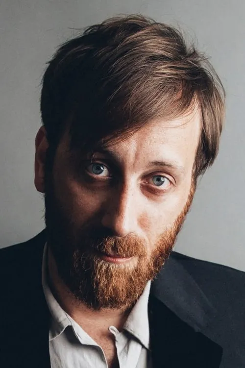 Dan Auerbach interpretando a Himself