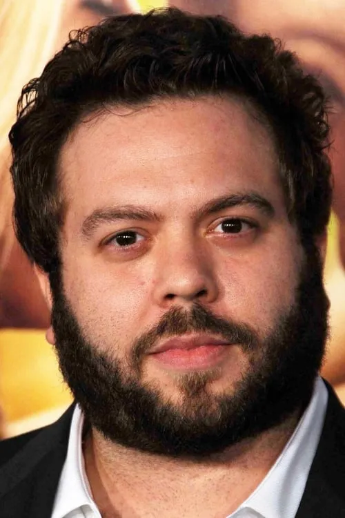 Dan Fogler interpretando a Dr. Lance Ying