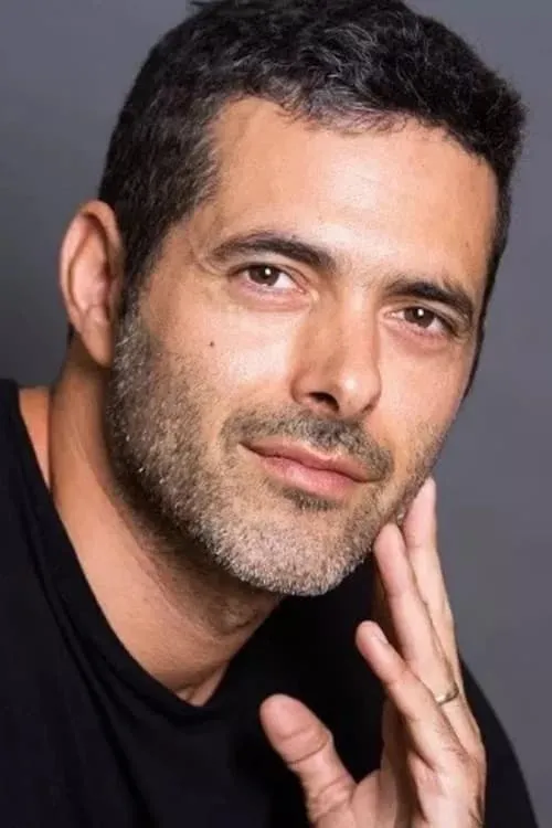 Actor Dan Shapira