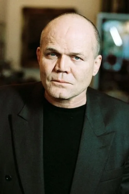 Actor Dan van Husen