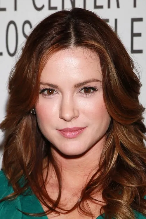 Danneel Ackles interpretando a Naomi Friedman