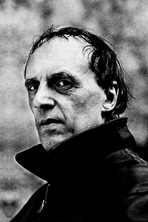 Dario Argento interpretando a Self