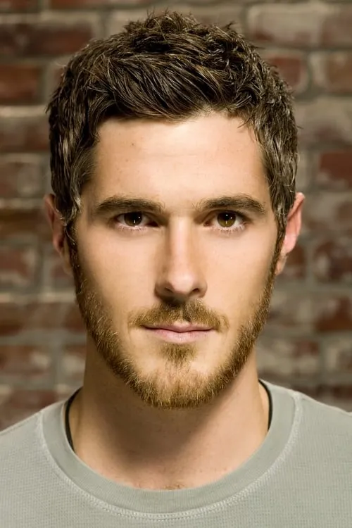 Dave Annable interpretando a Billy Wilson