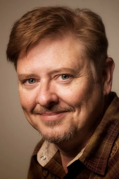 Dave Foley interpretando a Chris