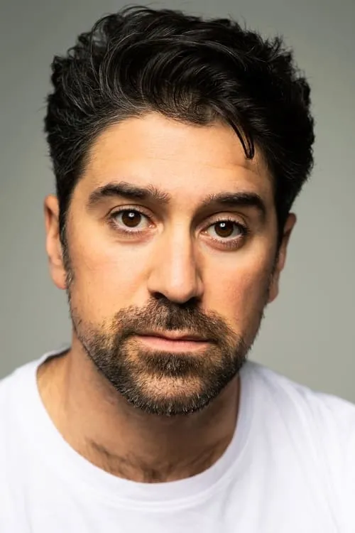 Foto de perfil del actor David Attar en el reparto