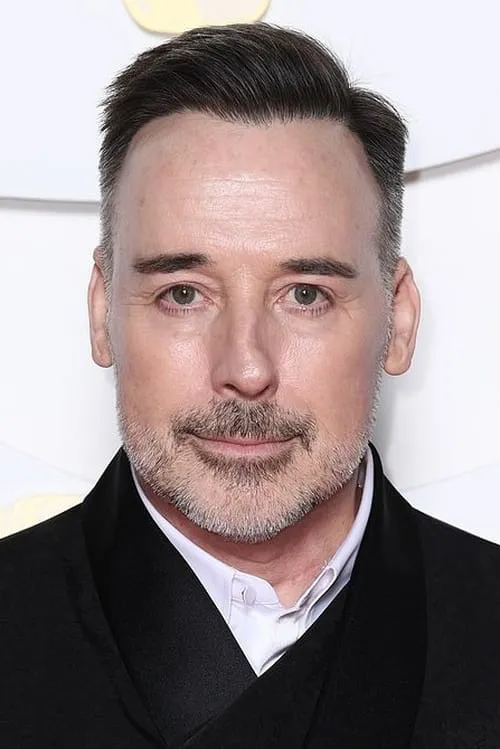 David Furnish interpretando a Self