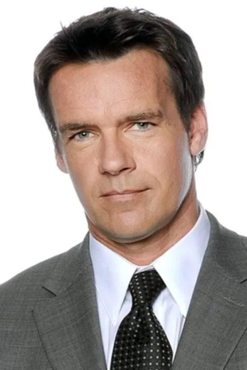 David James Elliott interpretando a Terry Evanshen