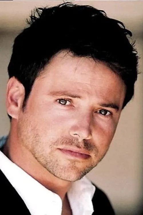 David Lascher interpretando a Brad