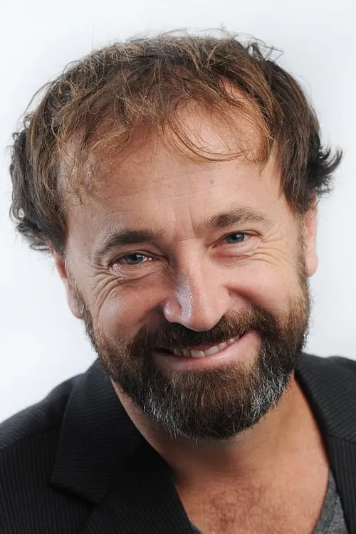 David Nykl interpretando a George Willmont