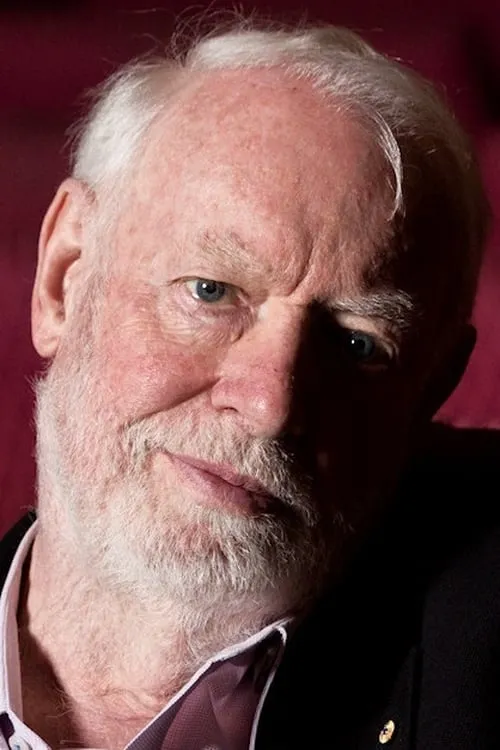 David Stratton en el reparto