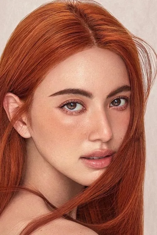 Natthapong Phromsing ha trabajado con Davika Hoorne en 1 ocasiones