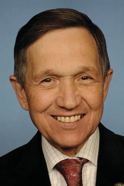 Dennis Kucinich interpretando a self