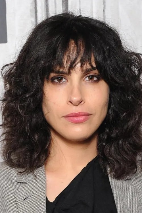 Jeff Man ha trabajado con Desiree Akhavan en 1 ocasiones