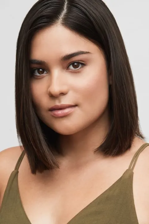 Devery Jacobs interpretando a Chrissy B