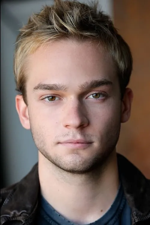 Foto de perfil del actor Devon Gearhart en el reparto