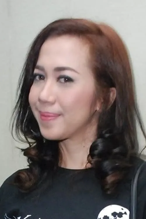 Actor Dewi Amanda