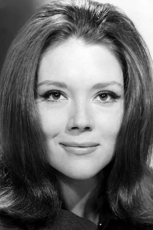 Diana Rigg interpretando a Dame Philippa