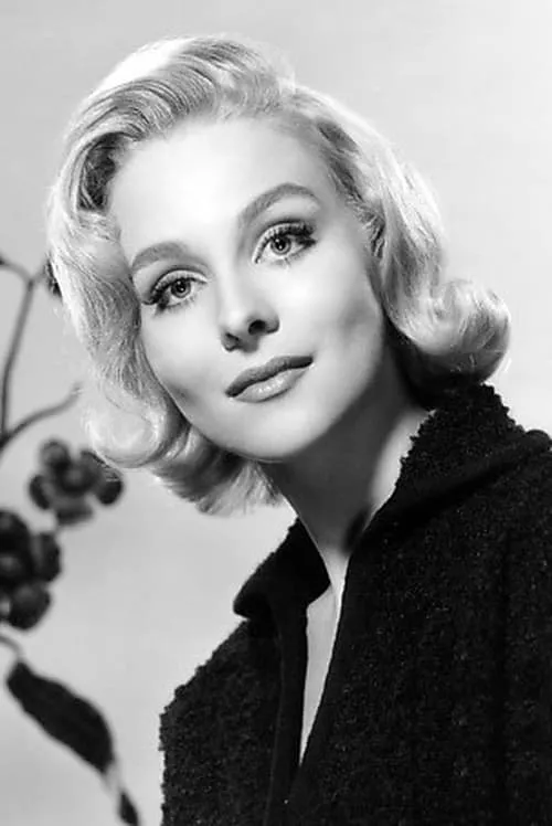 Diane McBain en el reparto