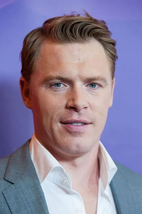 Diego Klattenhoff interpretando a Troy