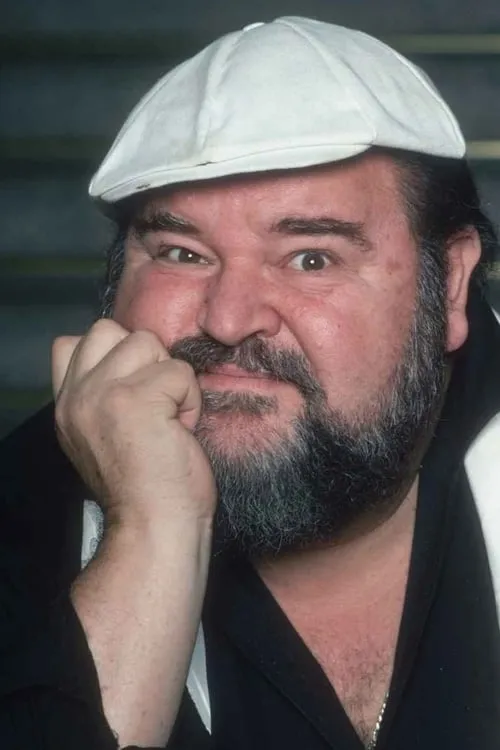 Dom DeLuise interpretando a Logan Delp