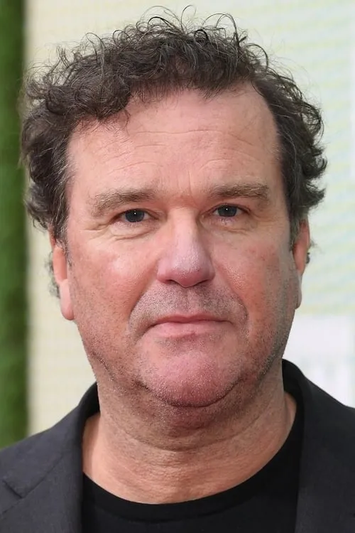 Douglas Hodge interpretando a Mike Swift