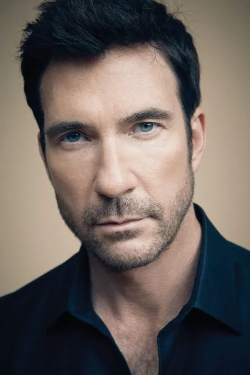 Dylan McDermott interpretando a Jake Salamander