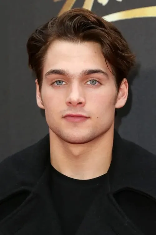 Chris Stone ha trabajado con Dylan Sprayberry en 1 ocasiones