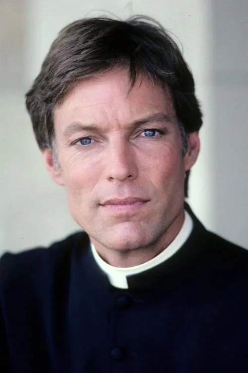 Richard Chamberlain interpretando a David Burton