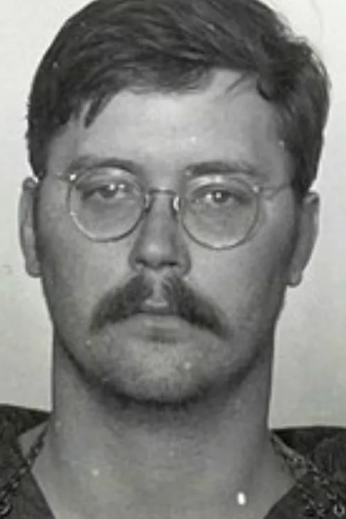 Ed Kemper interpretando a Self -Convicted Serial Killer (archive footage)