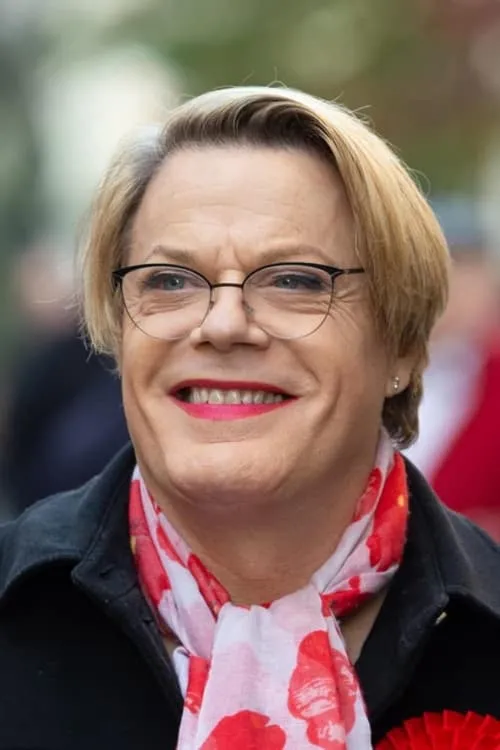 Eddie Izzard interpretando a Herself